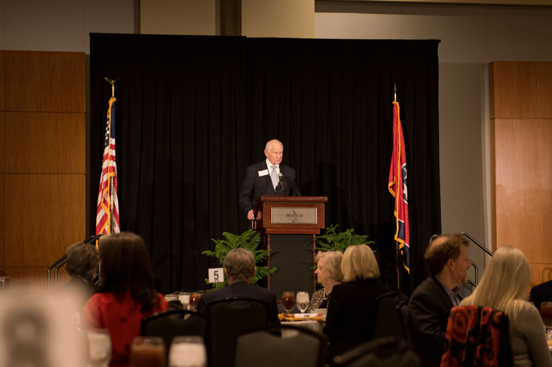 Susan and Luke Simons Receive the Joe Kraft Humanitarian Award